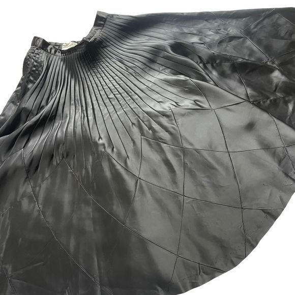 GORGEOUS VINTAGE BLACK CIRCLE SKIRT WITH DIAMOND PATTERN size 27in waist - Picture 7 of 11